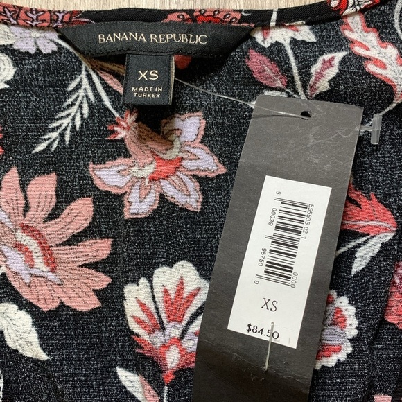 NWT Banana Republic Floral Print Peplum Wrap Top Size XS black red - Picture 2 of 10